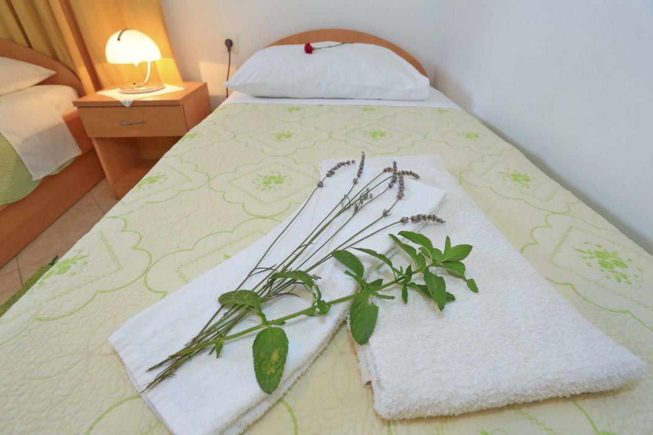Apartments Romansa 扎顿 外观 照片
